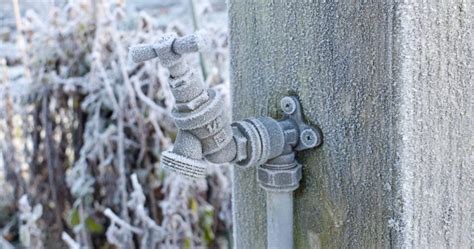 when do pipes freeze 3 tips to prevent pipe bursting