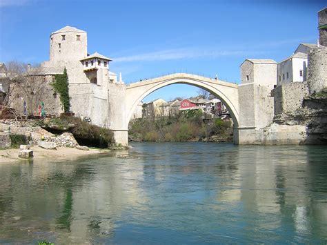 File:Mostar Stari Most 2008 2.jpg - Wikimedia Commons