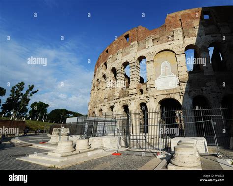 El Coliseo De Roma Italia Fotografía De Stock Alamy