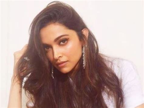 Bollywood Deepika Padukone Deletes All Her Instagram And Twitter Posts