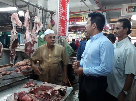 Memandangkan daging lembu bahagian ini banyak terlekat pada tulang, maka bahagian tulang rusuk ini juga sangat sesuai dijadikan sup tulang atau biasanya daging ini agak liat, mengandungi lemak dan dijual pada harga rendah berbanding bahagian lain. Kenaikan harga daging lembu tempatan: Adakah benar ...