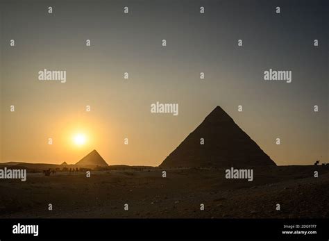 Sunset Over Giza Pyramid Complex With Great Pyramid Of Khufu And Pyramid Of Khafre Giza Pyramid