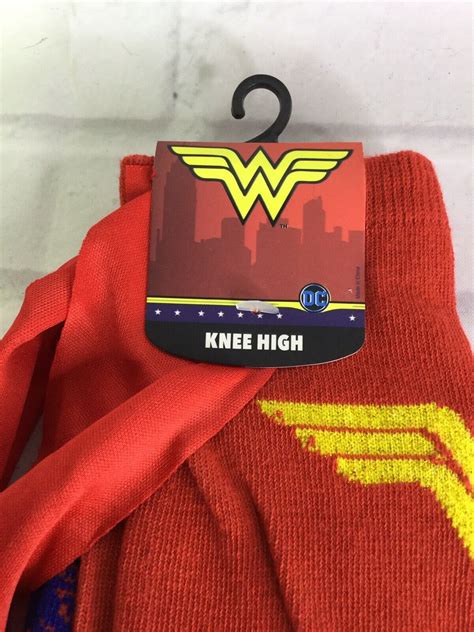 Bioworld Dc Comics Wonder Woman Knee High Socks With Cape Womens Shoe Size 9 11 Ebay