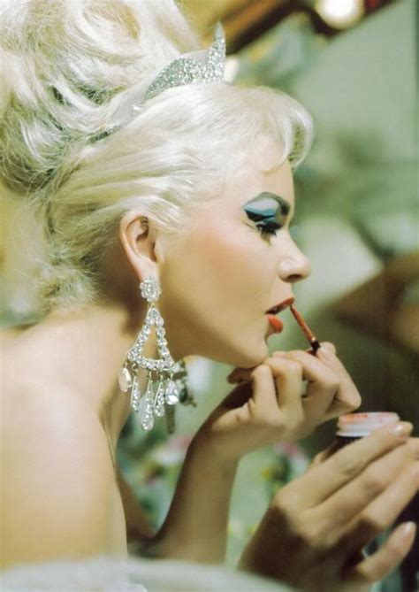Pin By Suzan Horvath On 1960s Glamour Vegas Showgirl Showgirls