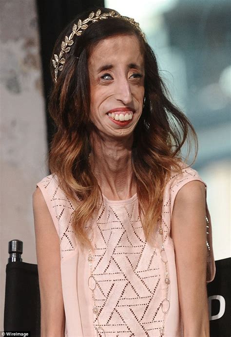 how world s ugliest woman lizzie velasquez fought back against the bullies daily mail online