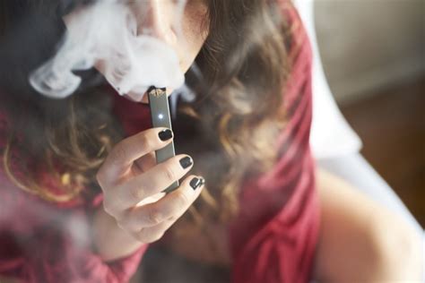 More Teens Are Vaping And Many Think Its Nicotine Free