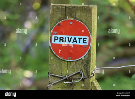 No Entry Sign On Fence Hi Res Stock Photography And Images Alamy