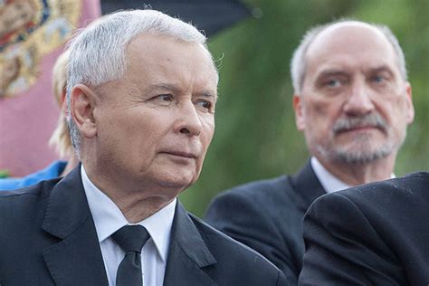 Jarosław aleksander kaczyński (polish pronunciation: Antoni Macierewicz przejrzał teczkę Jarosława Kaczyńskiego ...
