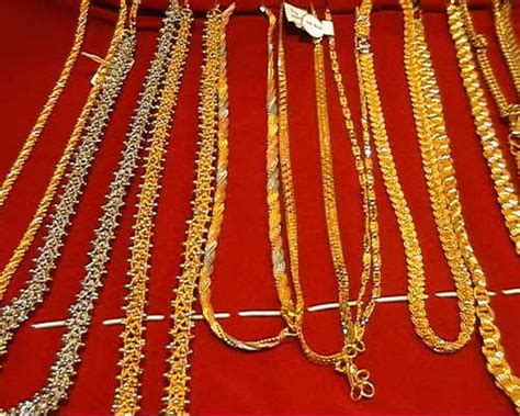 Joyalukkas gold chain designs is a collection of boundless freedom and delight. Ladies Gold Chains in OPP. JAIHIND TALKIES, Vijayawada ...