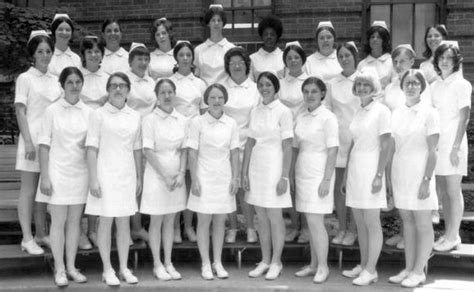 Uniforms Nurses Have Actually Been Forced To Wear Throughout History Vintage Nurse Nurse