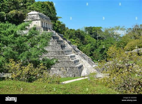 Palenque Ancient Mayan Temples Stock Photo Alamy