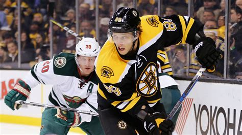 Hvězda nhl david pastrňák (25) se fanouškům na sociálních sítích svěřil se smutnou zprávou. NHL trade rumors: David Pastrnak is staying put, Bruins GM ...