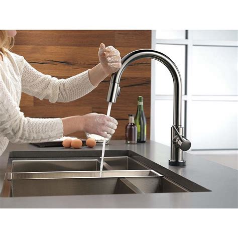 Delta kitchen faucets are the top quality kitchen faucets created by a renowned manufacturer, who are nothing but professional and true to their word. View 3 of Delta 9159TV-KS-DST Delta 9159TV-KS-DST Trinsic ...