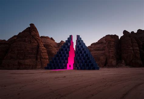 Art Rises In The Saudi Desert Shadowed By Politics The New York Times
