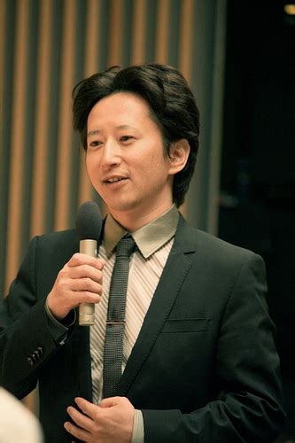 He received the 20th tezuka award for his debut work busou poker under the name toshiyuki araki. Photos de Hirohiko Araki - Babelio.com