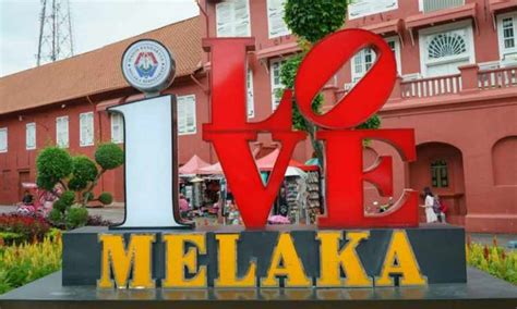 Melancong ialah kegiatan yang banyak mendatangkan kebaikan. 10 Tempat Wisata Menarik di Melaka yang Paling Populer ...