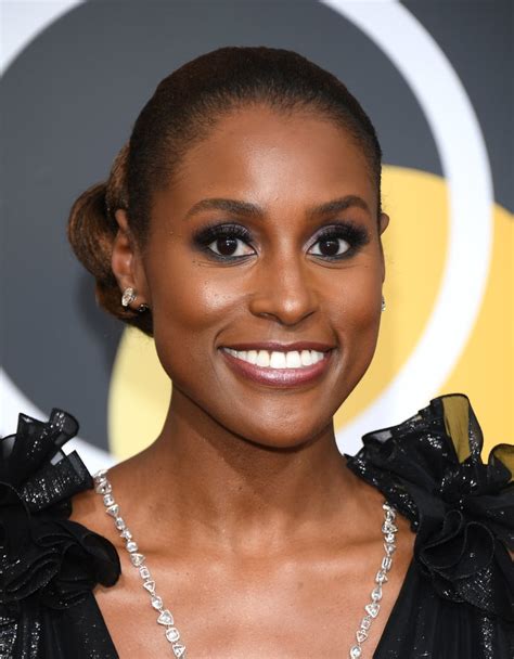Issa Rae At The 2018 Golden Globes Natural Hair Moments