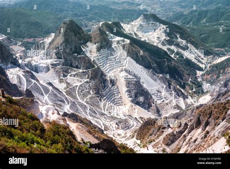 Carrara Marble Quarries Tuscany Italy Stock Photo Alamy
