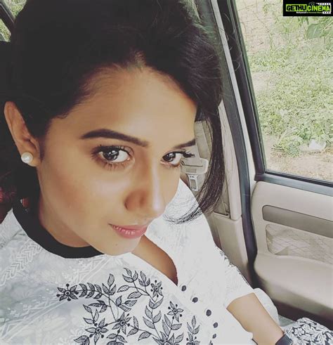 Shilpa Manjunath Instagram Outdoors😣😣😣 Zombiemodeon Pretending Sober