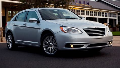 Chrysler Drops To One Midsize Sedan Next Year