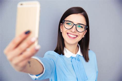 5 Selfies You Need To Take For Your Business