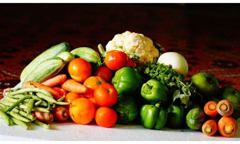 Proper handling of fresh produce can reduce risk of foodborne illness