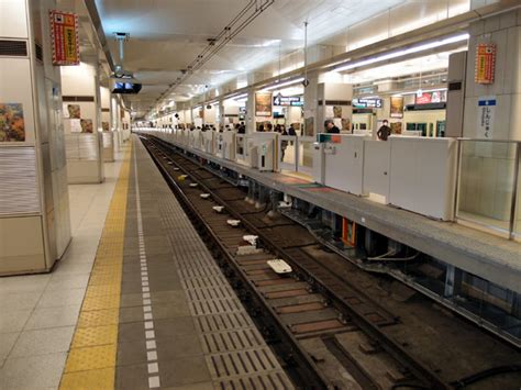 The site owner hides the web page description. 2012年11月14日小田急線新宿駅ホーム柵施設調査 - おきらく娯楽工房