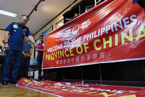 Kids learning tube learn about the provinces and capitals of the philippines geography with this fun educational music video! Roque on 'Philippines, Province of China' banners: 'Mga ...