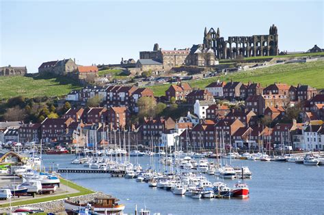 Free Stock Photo 7859 Whitby Upper Harbour And Abbey Ruins Freeimageslive