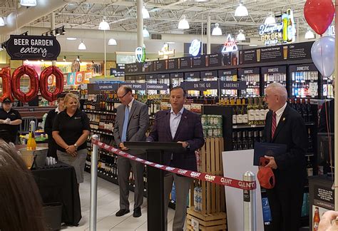 Giant Food Stores opens 100th Beer & Wine Eatery | Supermarket News