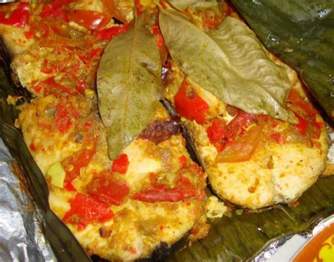 Bakar terasi di atas kompor (± 1 menit), ulek dengan semua bahan rujak buah dari bali memiliki sambal bumbu kuah, tidak padat seperti yang lainnya. Resep Pepes Bawal Bumbu Rujak - hobimasak.info