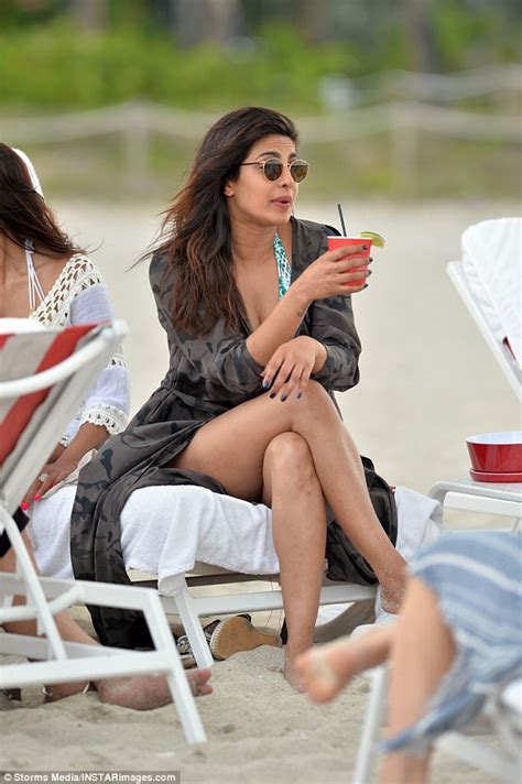Priyanka Chopra Spends Mothers Day At Miami Beach Daily Mail Online