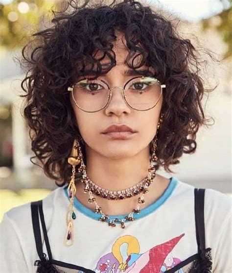 23 Captivating Hairstyles With Bangs And Glasses For Women Sheideas
