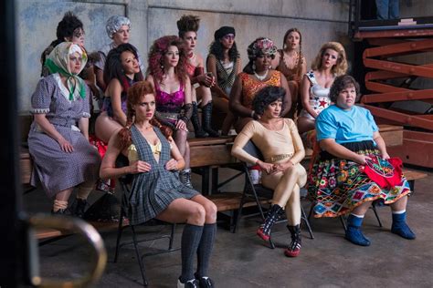 the lesbian romance in glow season 2 helps expand 80s gay representation in media