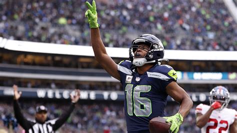 Watch Tyler Lockett Gets Redemption Td To Lift Seahawks Over Giants