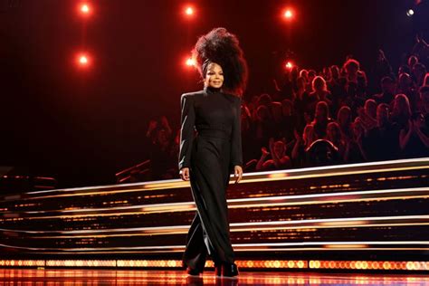 Janet Jackson Recreates Iconic Control Album Cover Look 36 Years Later Celebria Atrl
