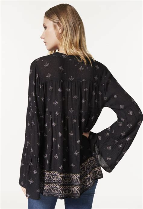 bell sleeve peasant top in bell sleeve peasant top get great deals at justfab