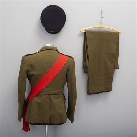 Uniform Brittisk Army No 2 Dress Bukowskis