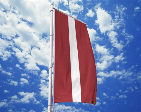 Expatica reports on 26 february 2009 a government issue on the colour of the latvian flag. Lettland Flagge online günstig kaufen - Premium Qualität