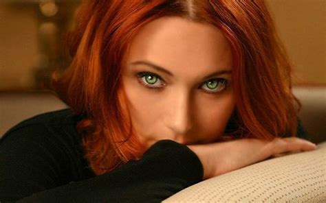 Emerald Green Eyes Google Search Gorgeous Eyes Redheads Redhead Beauty