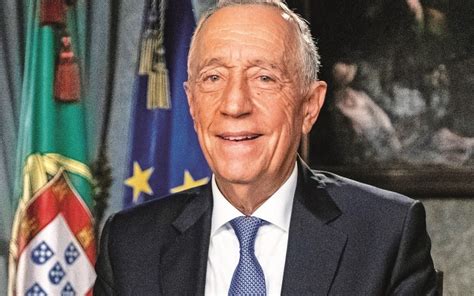 mɐɾˈsɛlu ˈnunu ˈdwaɾtɨ ʁɨˈbelu dɨ ˈsozɐ; Marcelo Rebelo De Sousa - «A minha ambição era chegar a Primeiro-Ministro» | VIP.pt