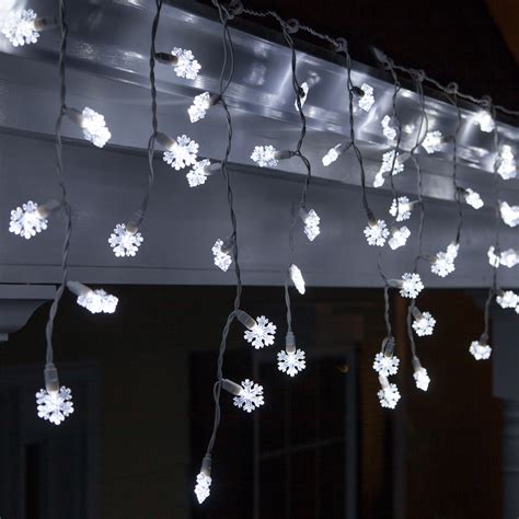 70 Snowflake Led Icicle Lights Cool White White Wire Yard Envy