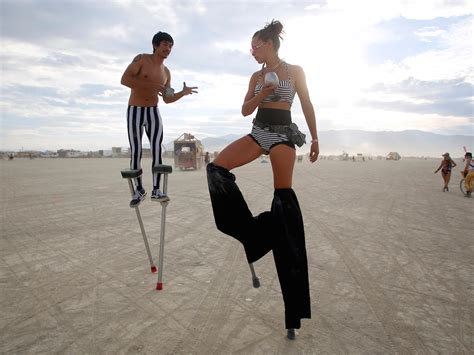 Here Are All The Ultra Wealthy People Spotted At Burning Man In From Ray Dalio In A Tie