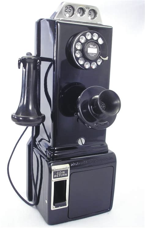 Phones Through The Ages 1910 1920 The First Pay Phone
