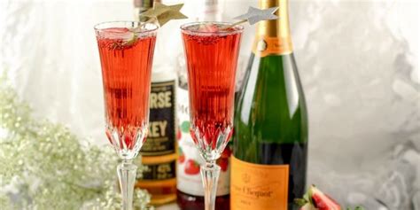 A delicious champagne drink with a nice little kick. Christmas Champagne Drinks - Cocktails And Drinks Recipes ...