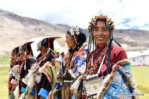 Exquisite Pulan Folk Costume In Tibet Is 1000 Year Tradition China