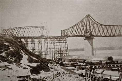 The bridge was known as the bridge king carol i , but was renamed after the war by the name of its builder, the romanian engineer anghel saligny. Anghel Saligny, inginerul care a testat cu preţul vieţii ...