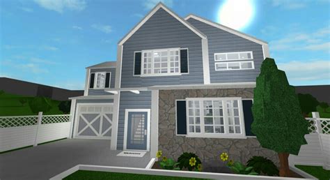 This is a modern two story home with a dining room, kitchen. BloxBurg Houses: 10 Modern BloxBurg House Ideas (2020 ...