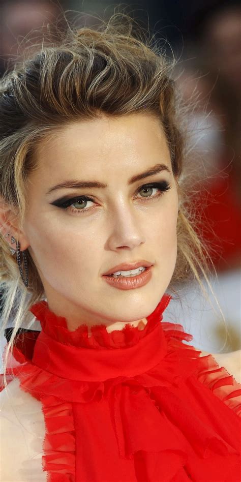 Actress Famous Amber Heard Wallpaper Special Is Spelled With An X In