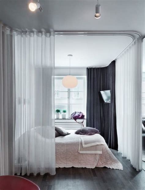 Bett mit weissem vorhang und bild kaufen 12550777 living4media. Ab hinter den Vorhang | Sweet Home